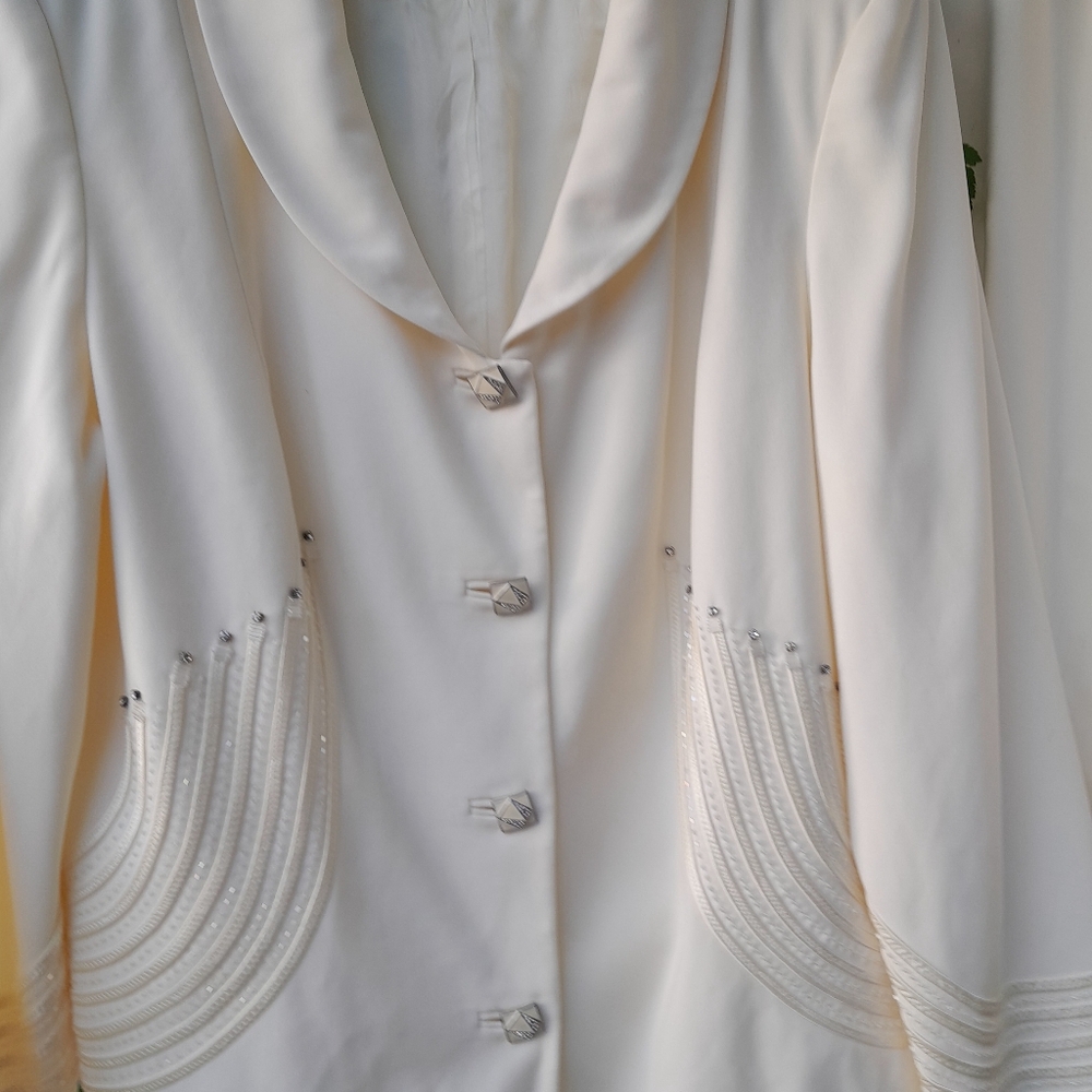 DVC SUIT - Picture 2 of 3